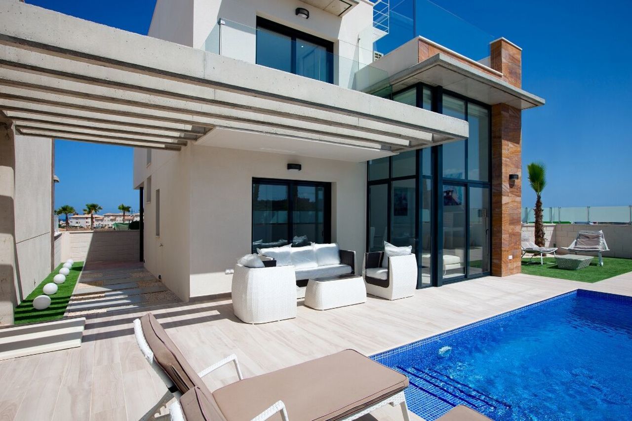 608 Villa Cabo Roig