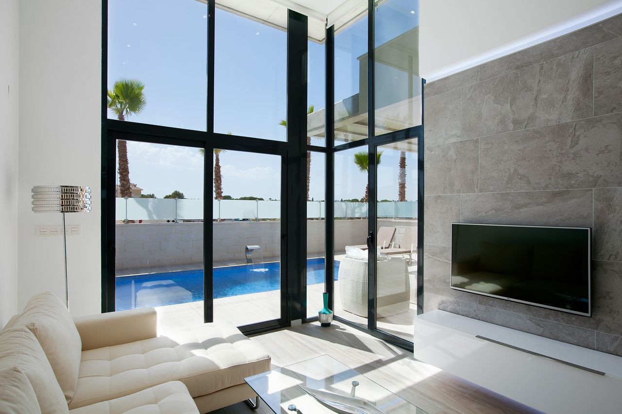 608 Villa Cabo Roig