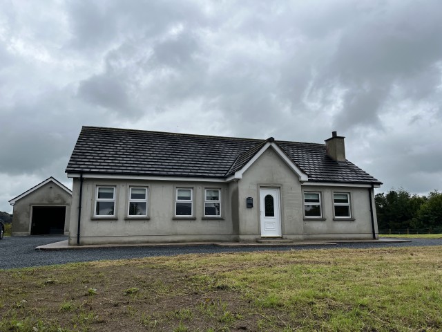 33 Cortreasla Road, Silverbridge, BT35 9EE